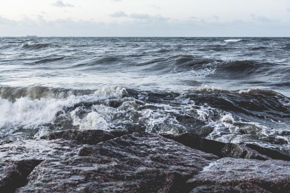 Free Image of Waves Crashing on Rocky Shore 