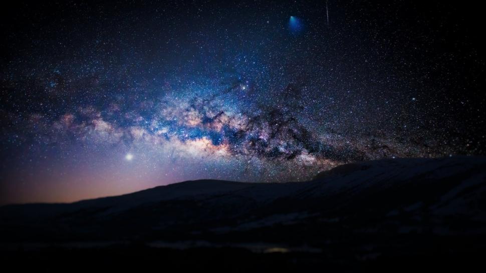Free Image of Majestic Night Sky Filled With Stars and the Milky Way 