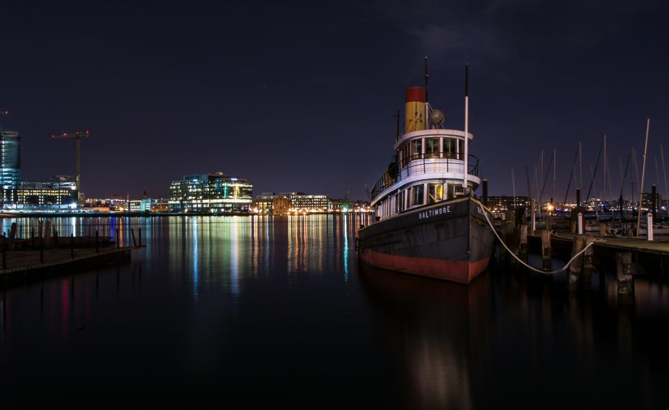 Free Image of Boat Docked in Harbor at Night 