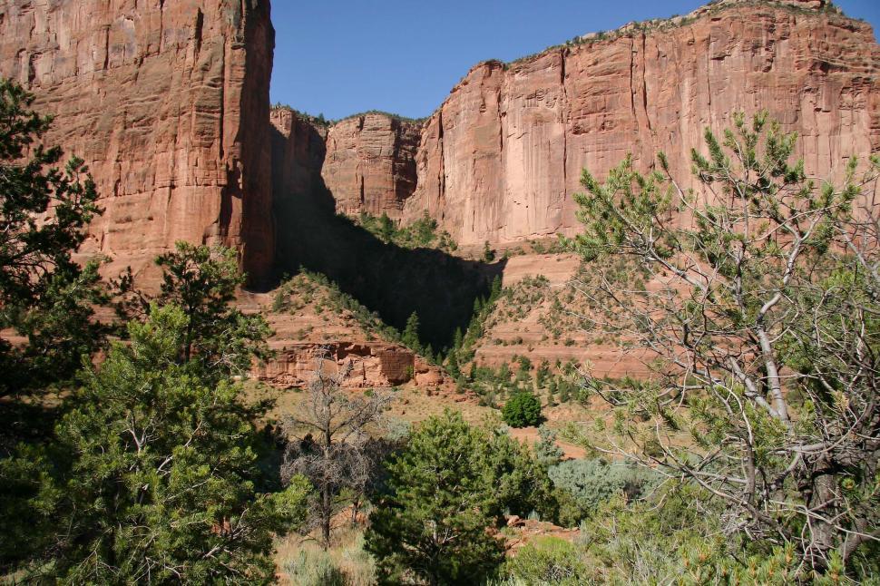 Free Image of Canyon de Chelly cliffs 