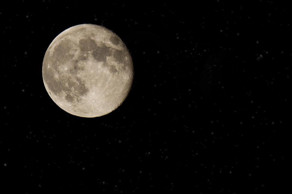 Free Image of Full Moon Illuminates Night Sky 