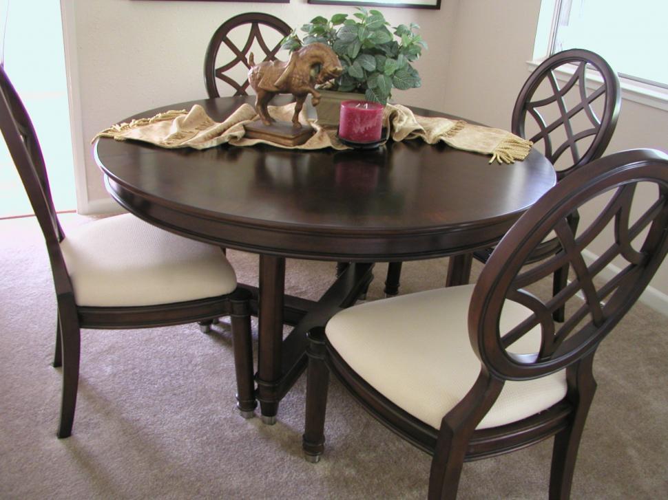 Free Image of Dining Room 