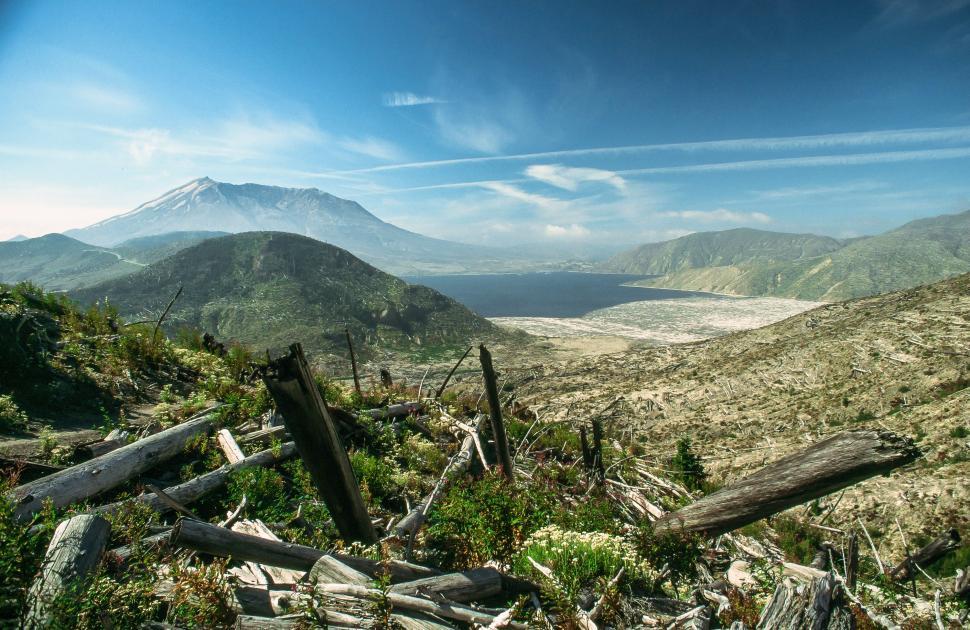 Free Image of Mount St. Helens 