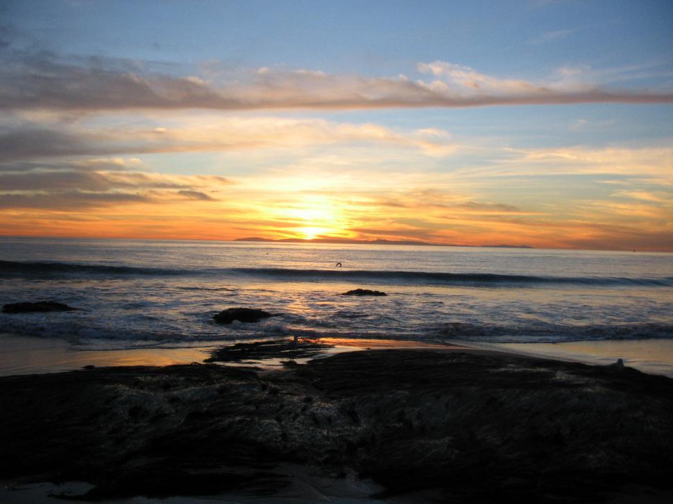 Free Image of beautiful sunsets on the beach 