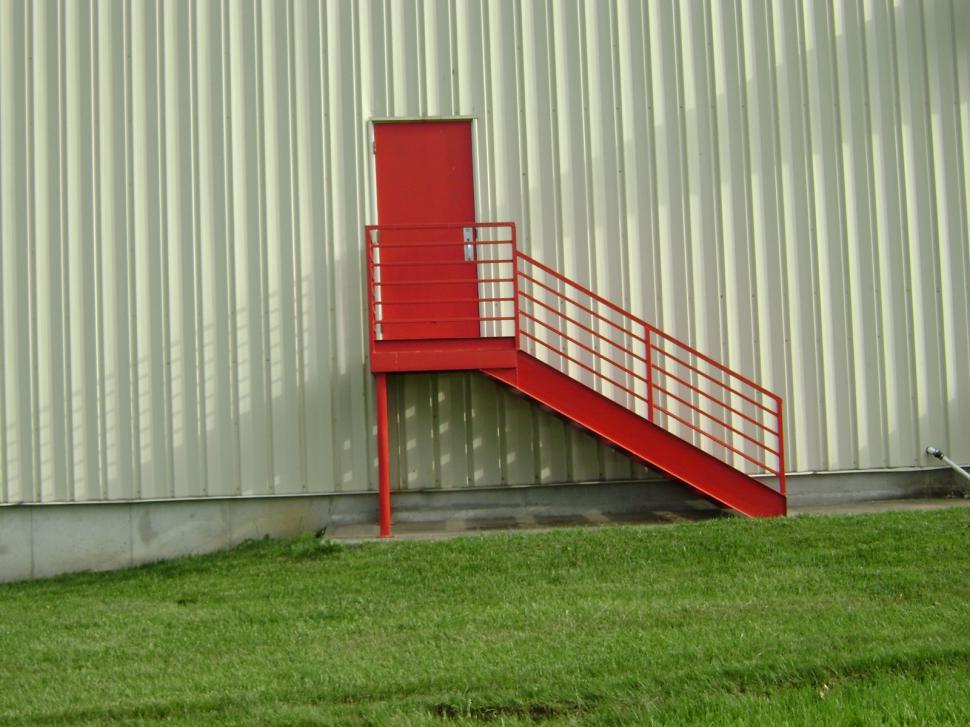 Free Image of Red Stairs 