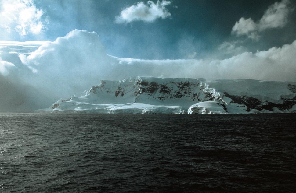 Free Image of Iceberg in Antarctica 