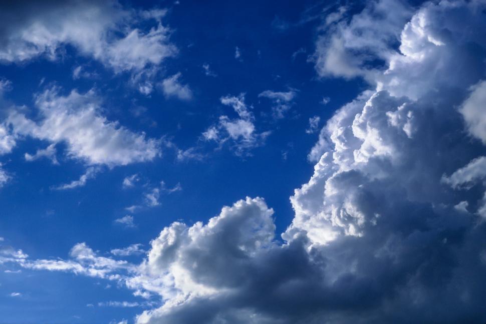 Free Image of Puffy Clouds 