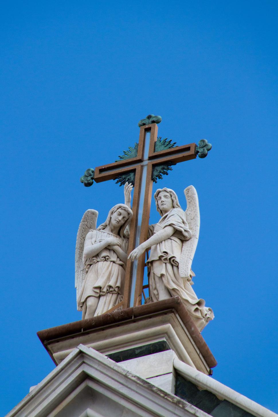 Free Image of  Statues on top of Church 