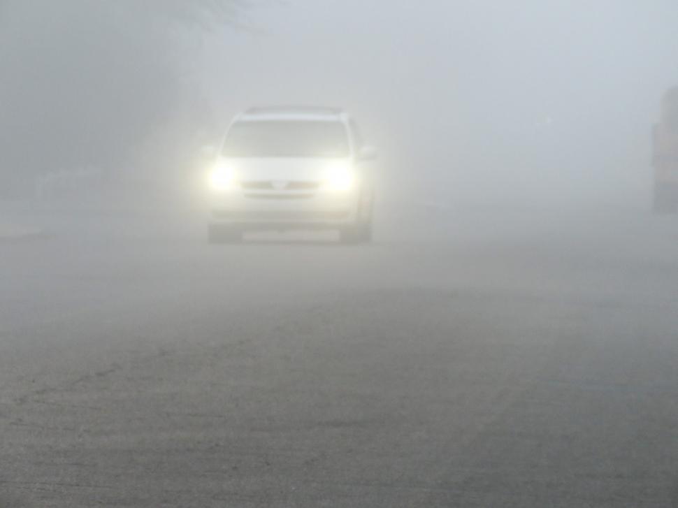 Free Image of Car in fog 