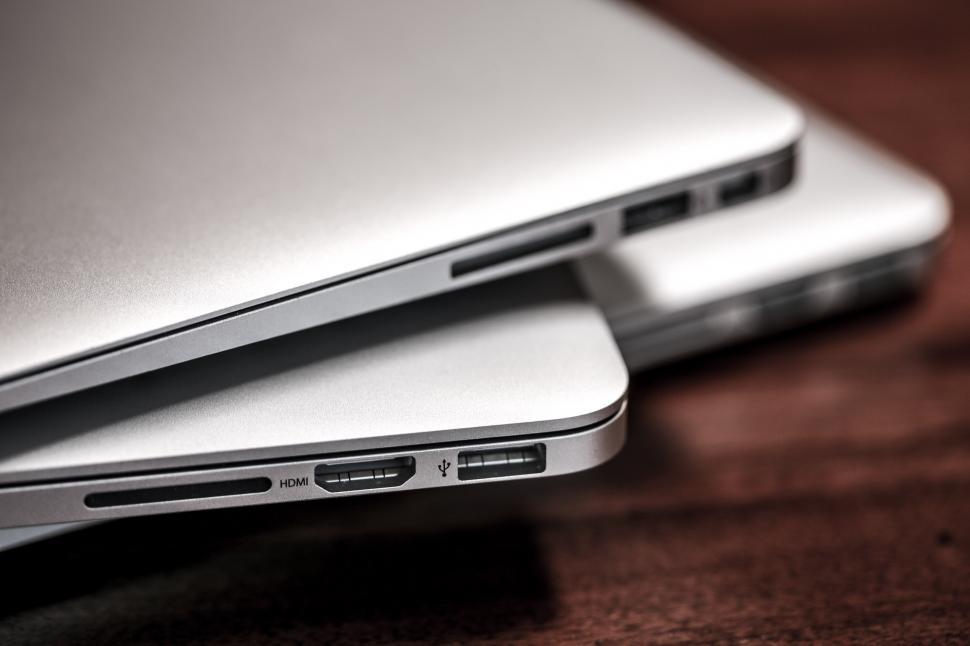 Free Image of Aluminum laptop ports 