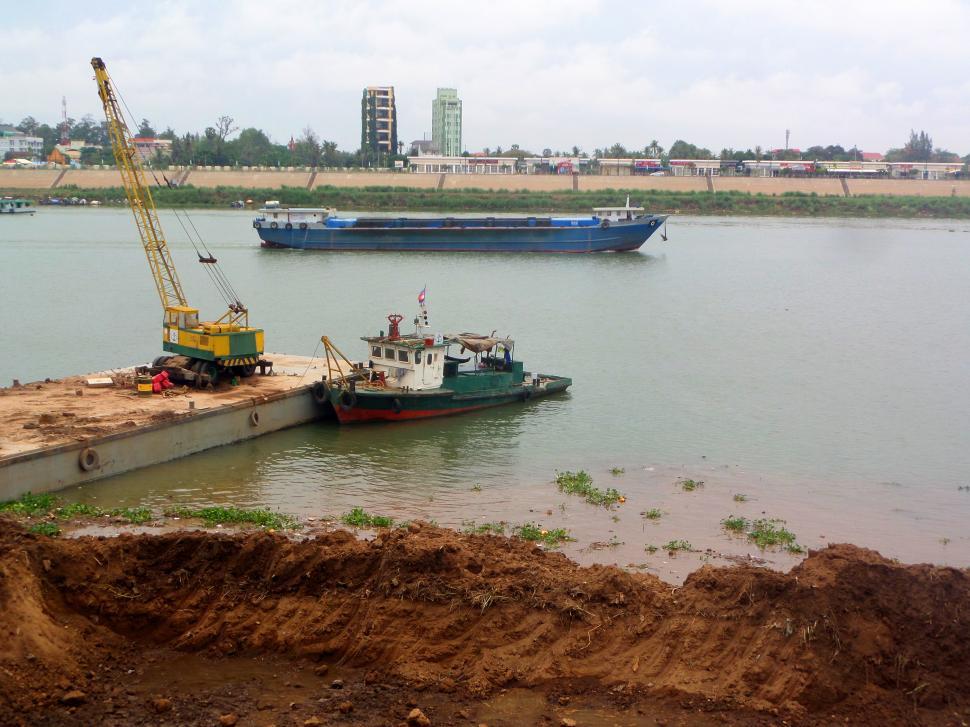 Free Image of Tonle Sap riverbank management 