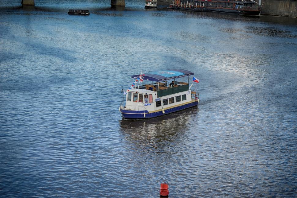 Free Image of River passenger boat floats in Prague  
