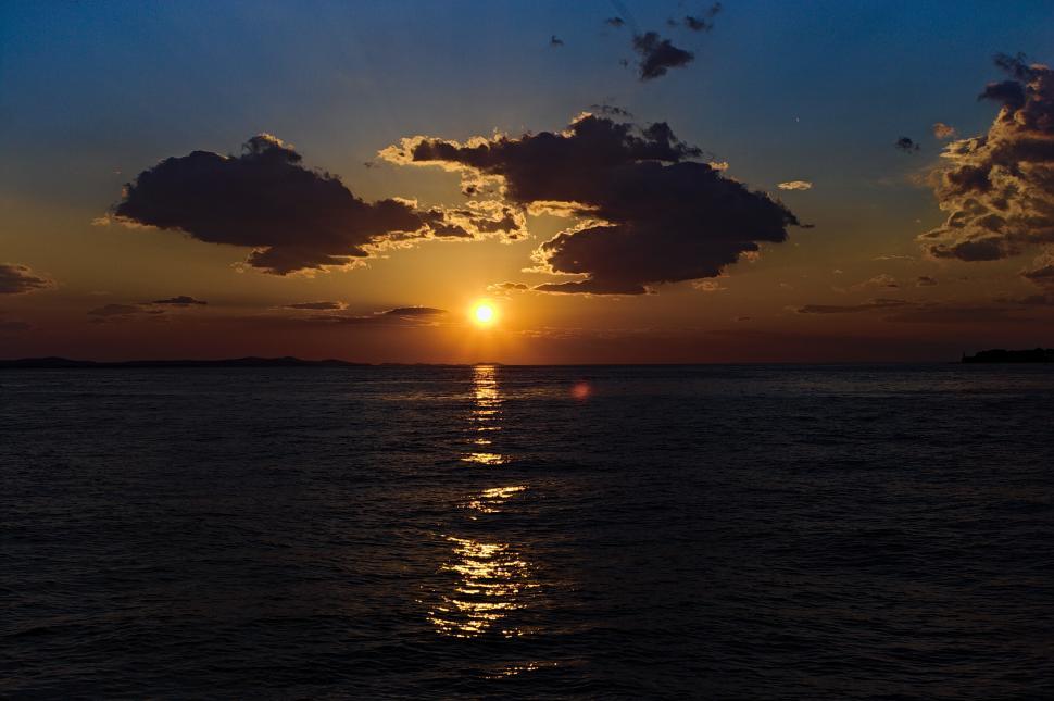 Free Image of Sunset over the Sea 