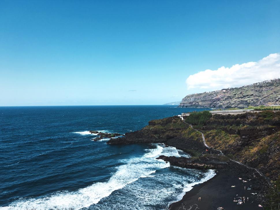 Free Image of Coastal Cliff Overlooking Ocean 