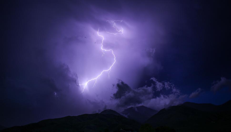 Free Image of Lightning Bolt Illuminates Dark Sky 