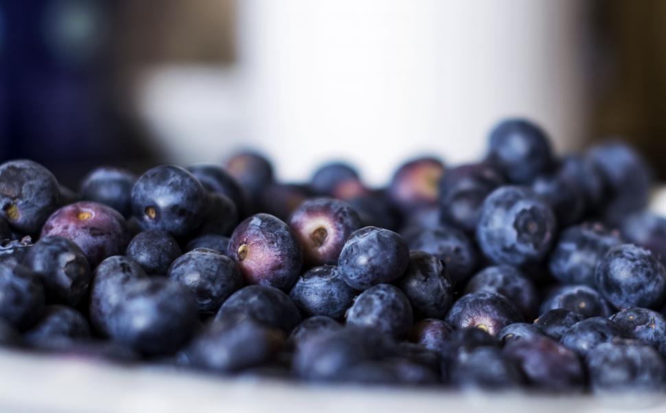 Free Image of A Pile of Blueberries on a Table 