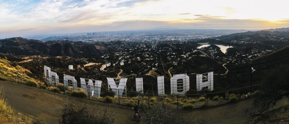 Free Image of A View of the Hollywood Sign 