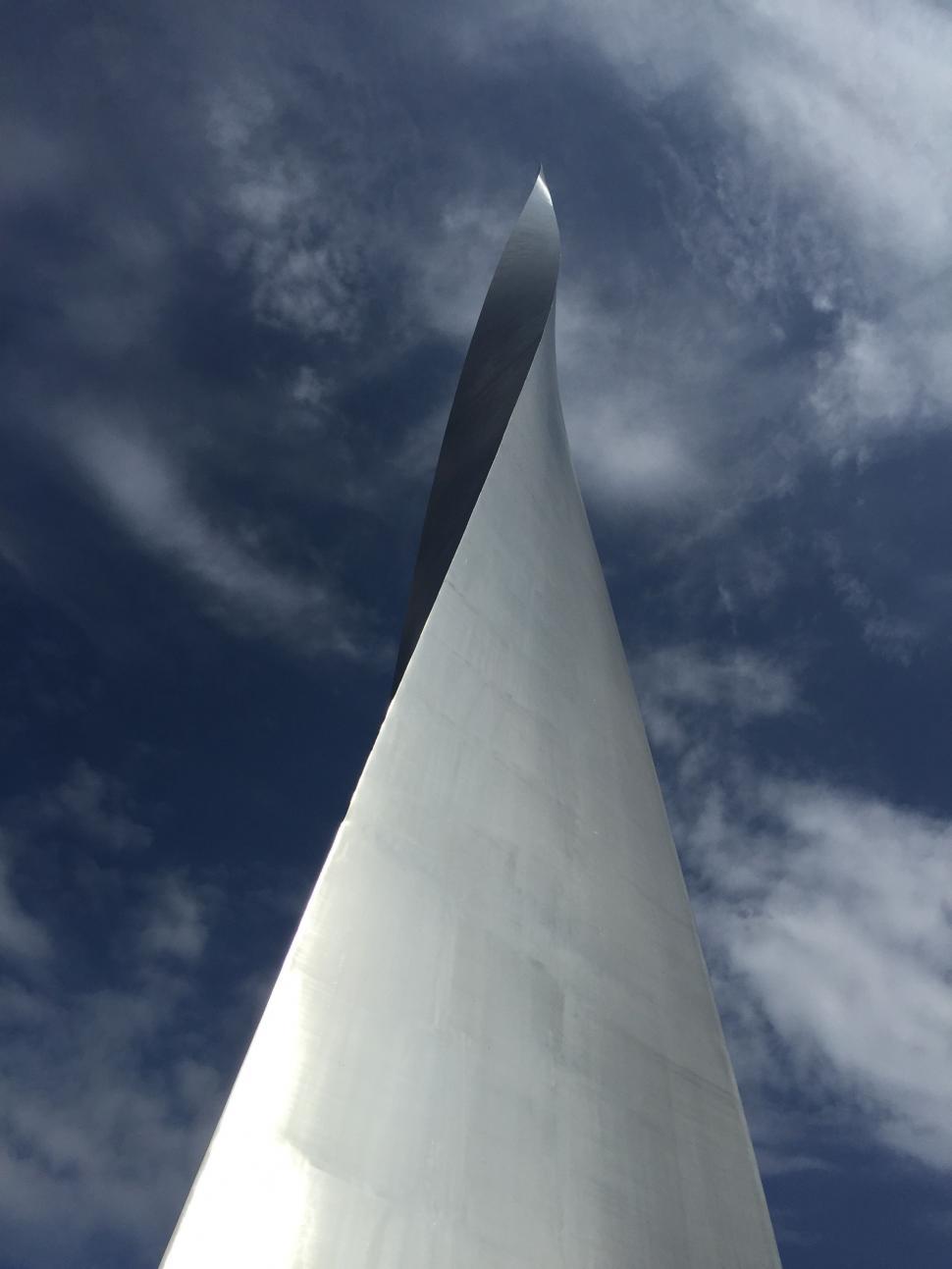 Free Image of Tall White Monument Against Sky Background 