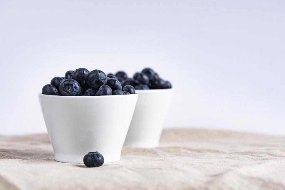 Free Image of White Bowls Filled With Blueberries 