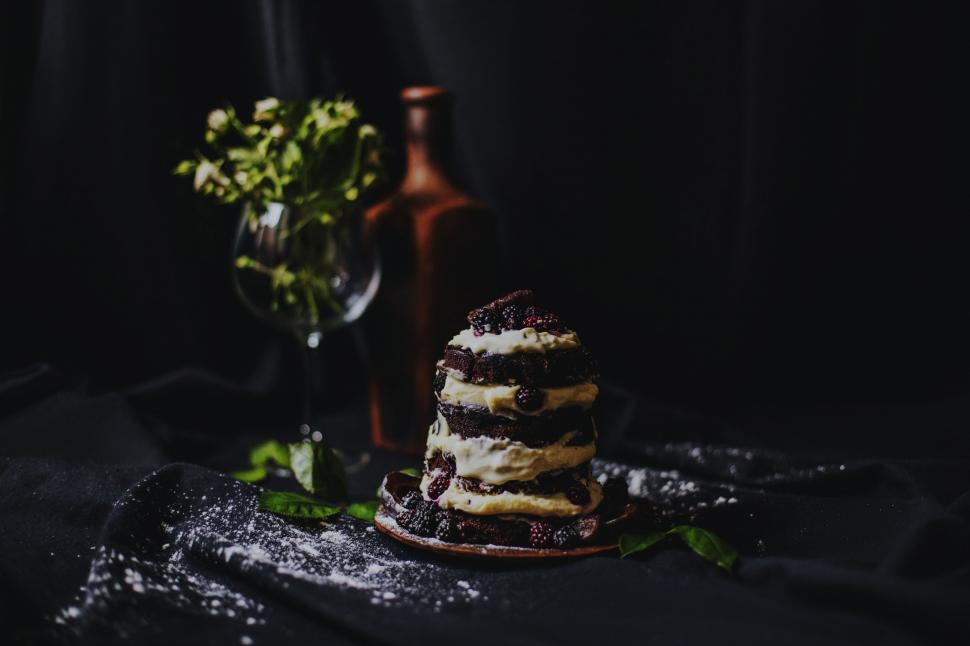 Free Image of Cake and Wine on Table 