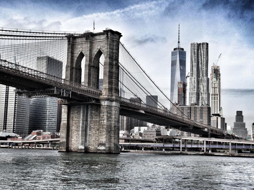 Free Image of Majestic View of the Brooklyn Bridge 
