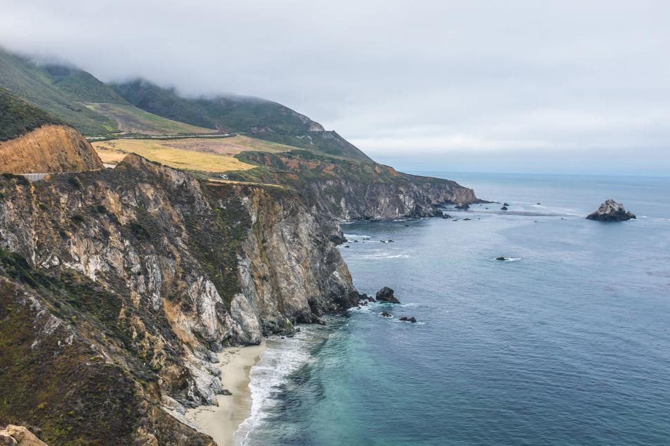 Free Image of A Scenic View of the Ocean and Coastline 