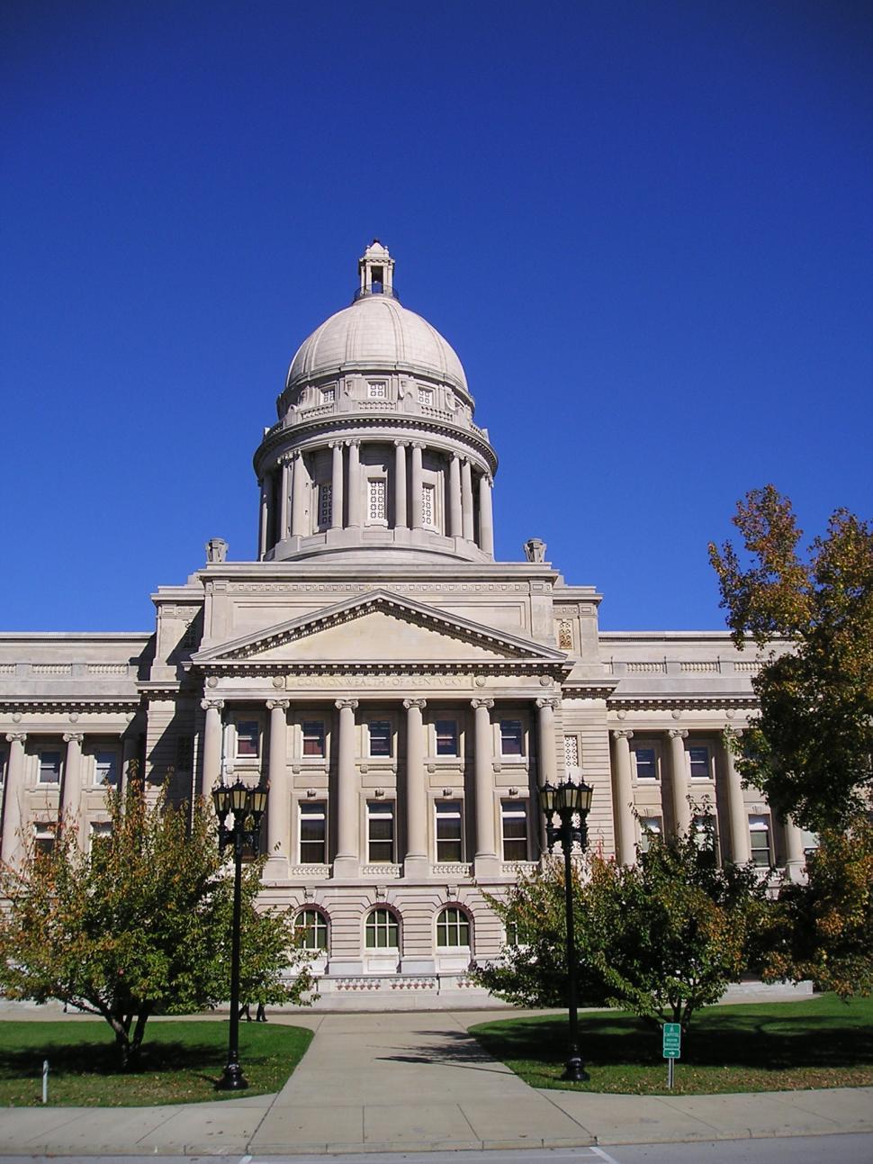 Free Image of State Capitol in Lexington, KY 