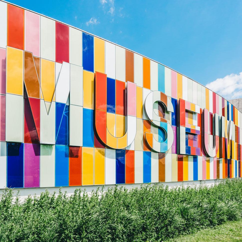 Free Image of Colorful Building With Large Sign 