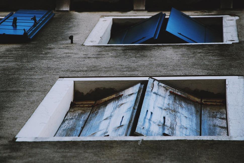 Free Image of Windows on the Side of a Building 