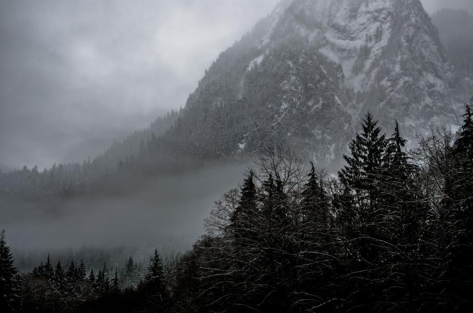 Free Image of Snowy Mountain Landscape 