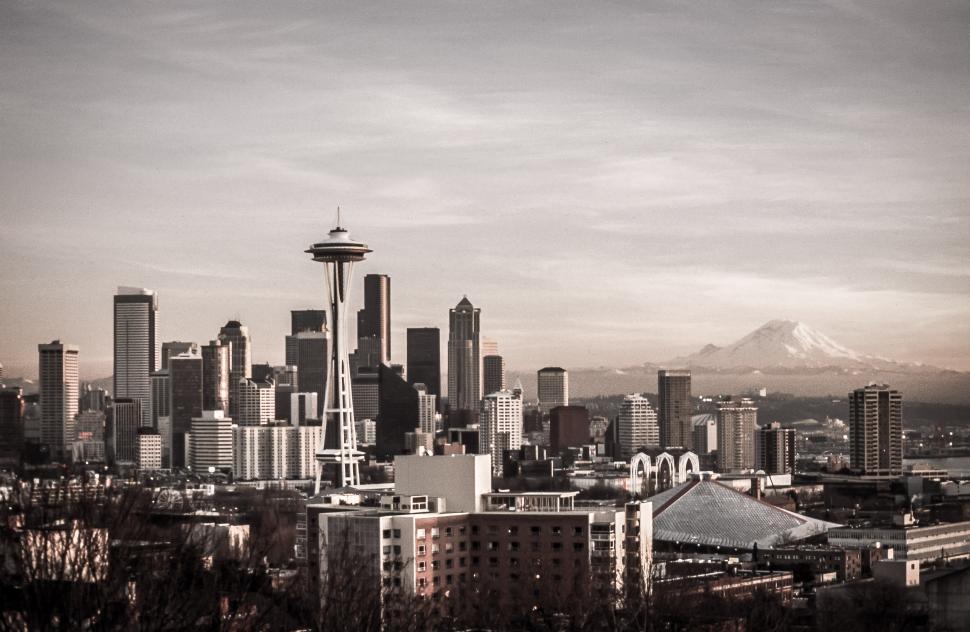 Free Image of Seattle Skyline and Mt. Rainier 