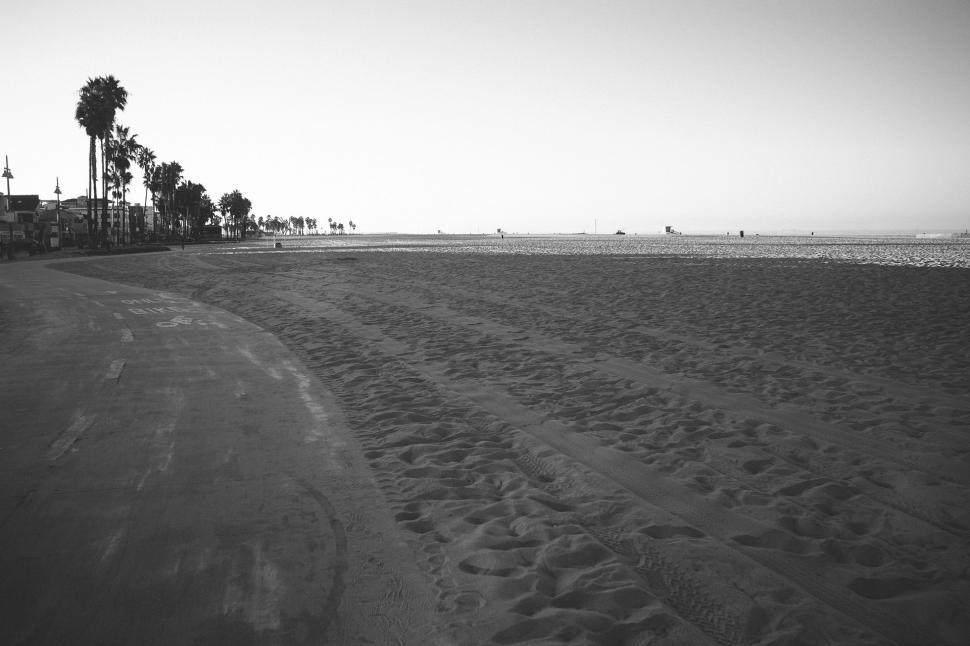 Free Image of Sandy Beach Scene in Black and White 