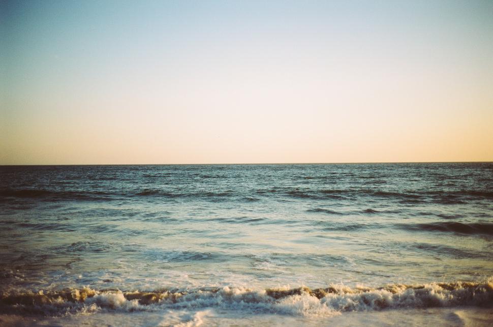 Free Image of A View of the Ocean From a Beach 