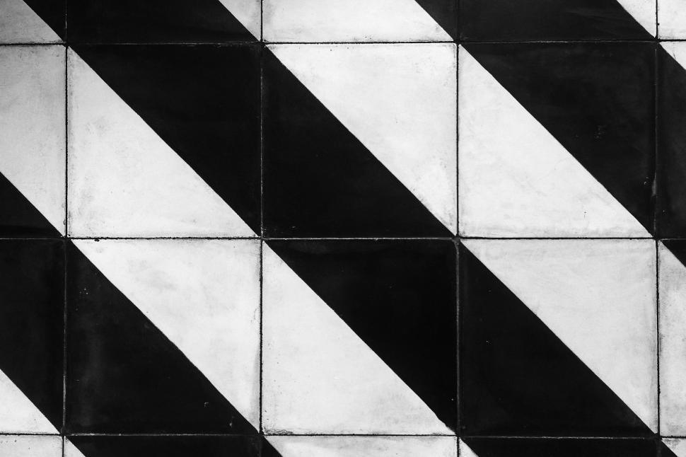Free Image of Diagonal Pattern in Black and White 