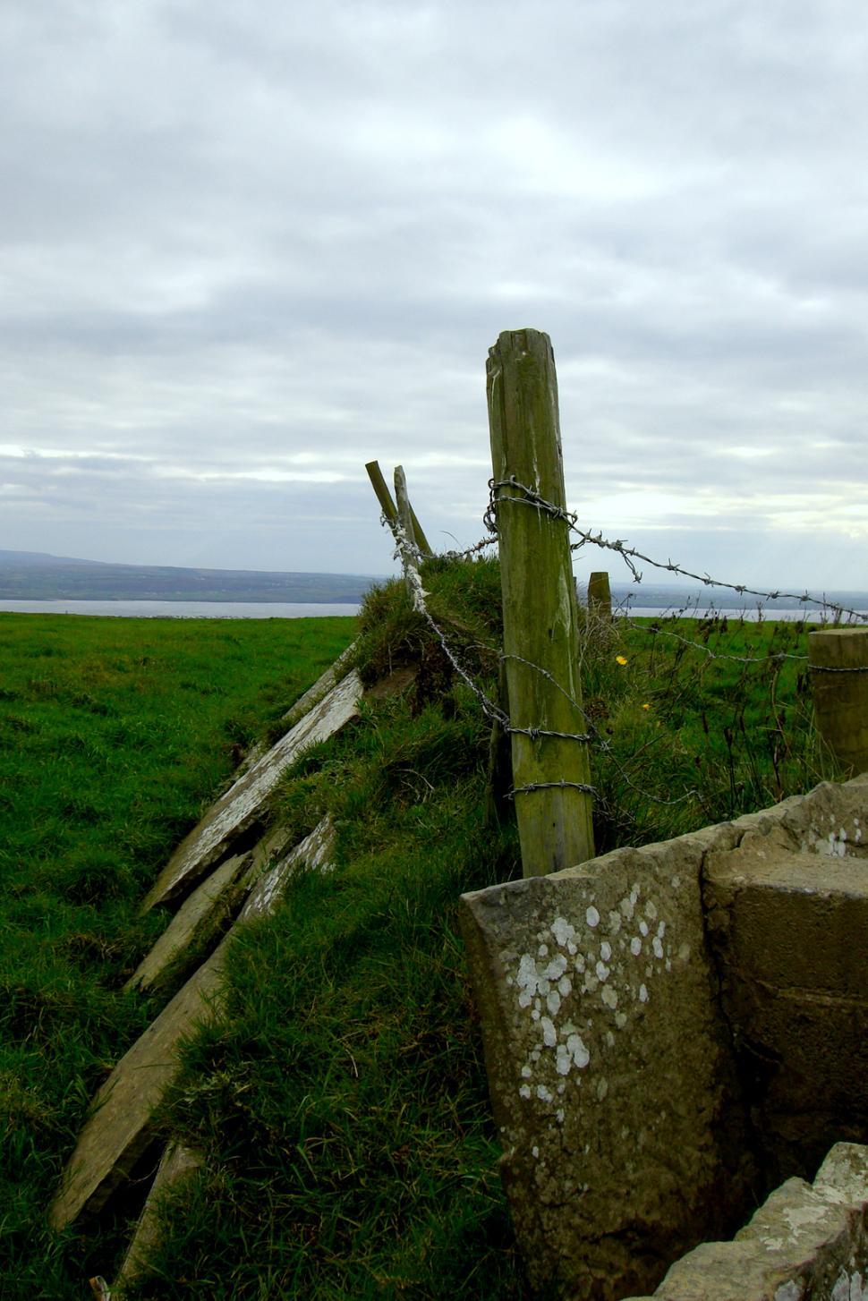 Free Image of Fence Post 