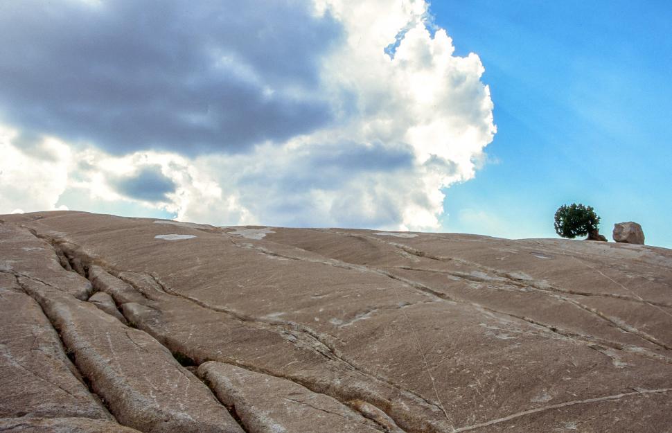 Free Image of Half Dome and clouds 