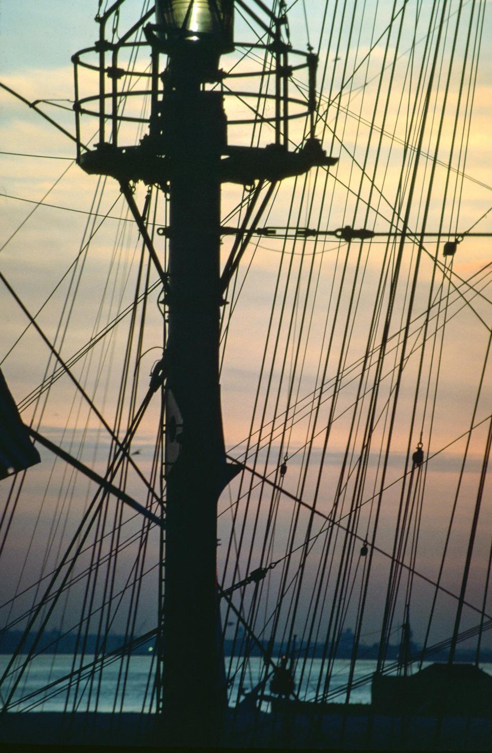 Free Image of Mast and Rig of a ship 