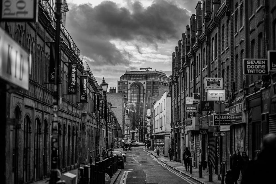 Free Image of Urban Street in Black and White 