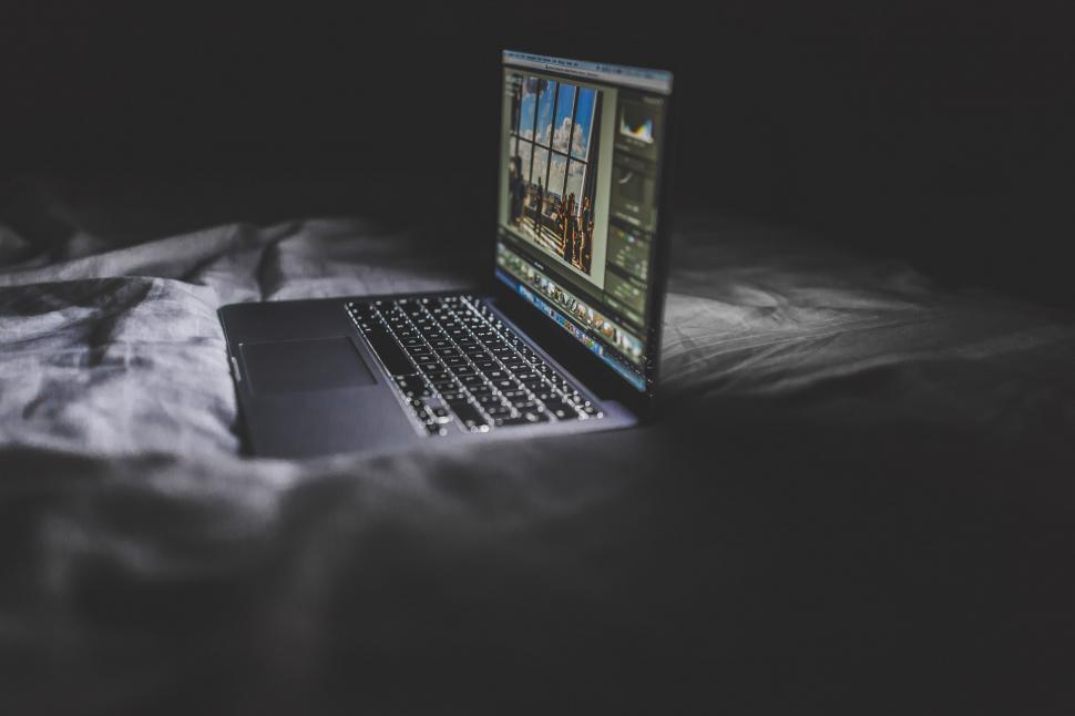 Free Image of Laptop Computer on Bed 