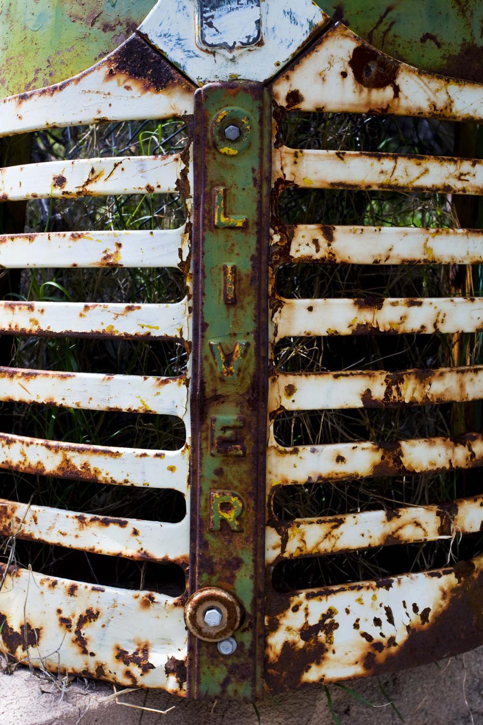 Free Image of Old rusted grille 