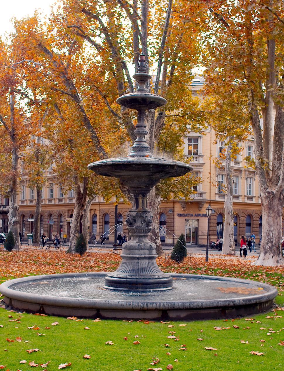 Free Image of Old fountain 
