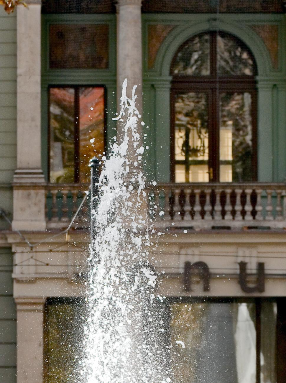 Free Image of Fountain in the city 