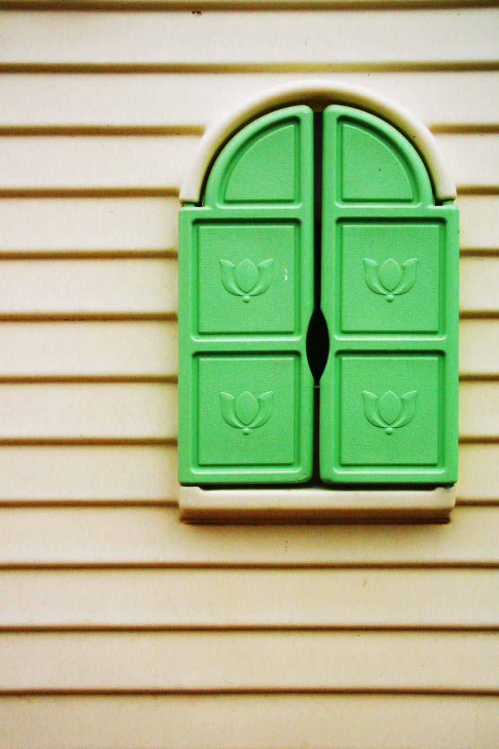 Free Image of Green shutters on the playhouse 