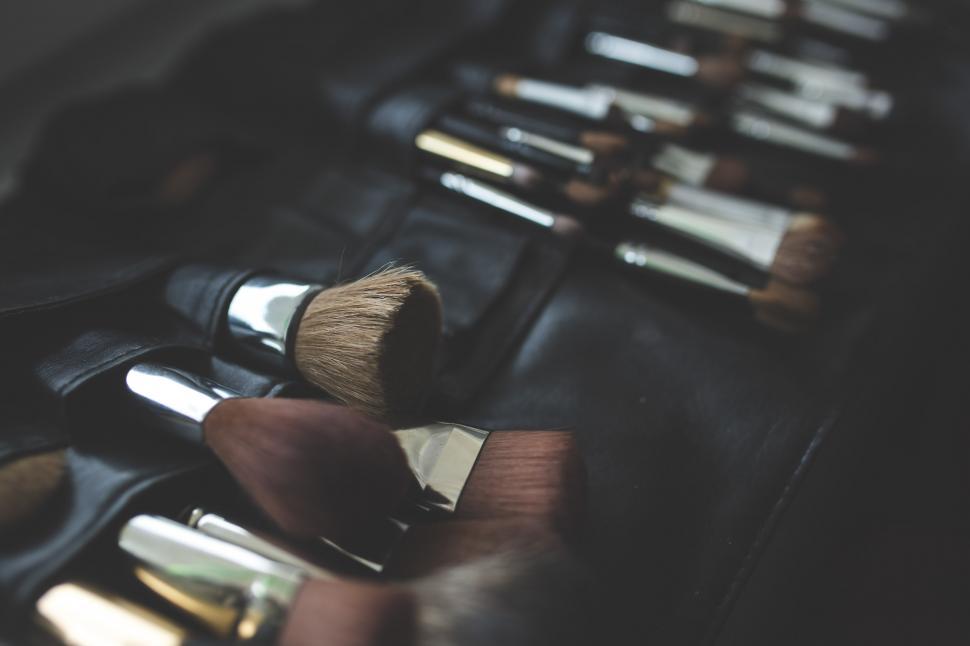 Free Image of Close Up of a Set of Makeup Brushes 