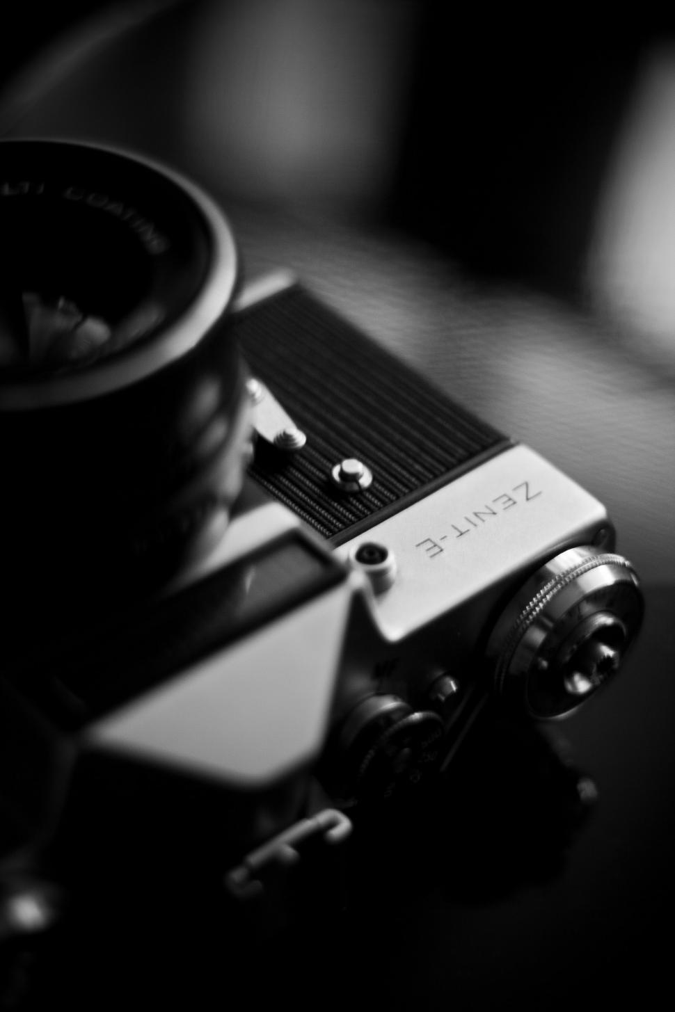 Free Image of Black and White Photo Camera 