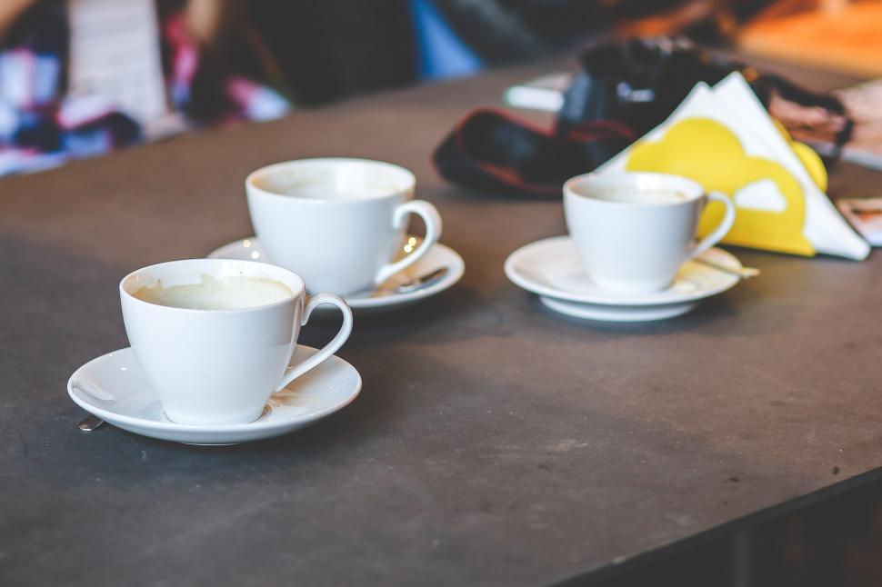 Free Image of Two Cups of Coffee on Table 