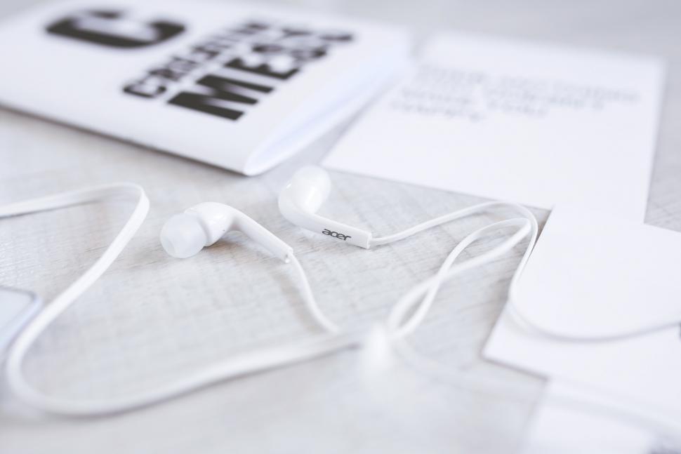 Free Image of A Pair of Headphones on Table 