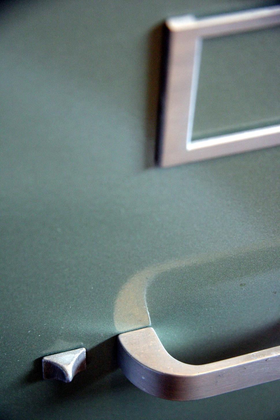 Free Image of Filing cabinet handle 