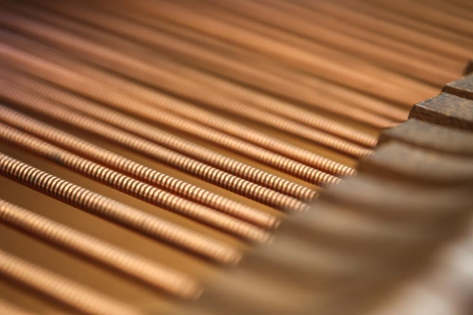 Free Image of Thick piano strings 