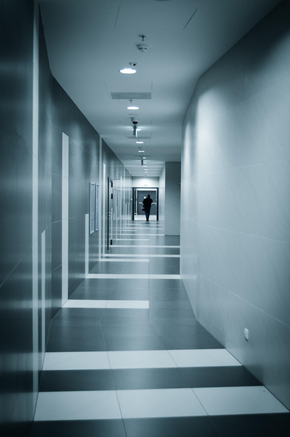 Free Image of A Monochrome Hallway 